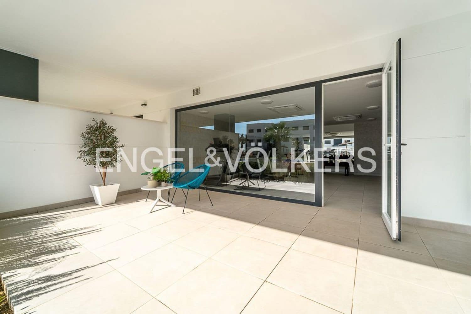 3 bedroom Apartment for sale in Estepona with pool garage - € 479,000 (Ref: 9733508)