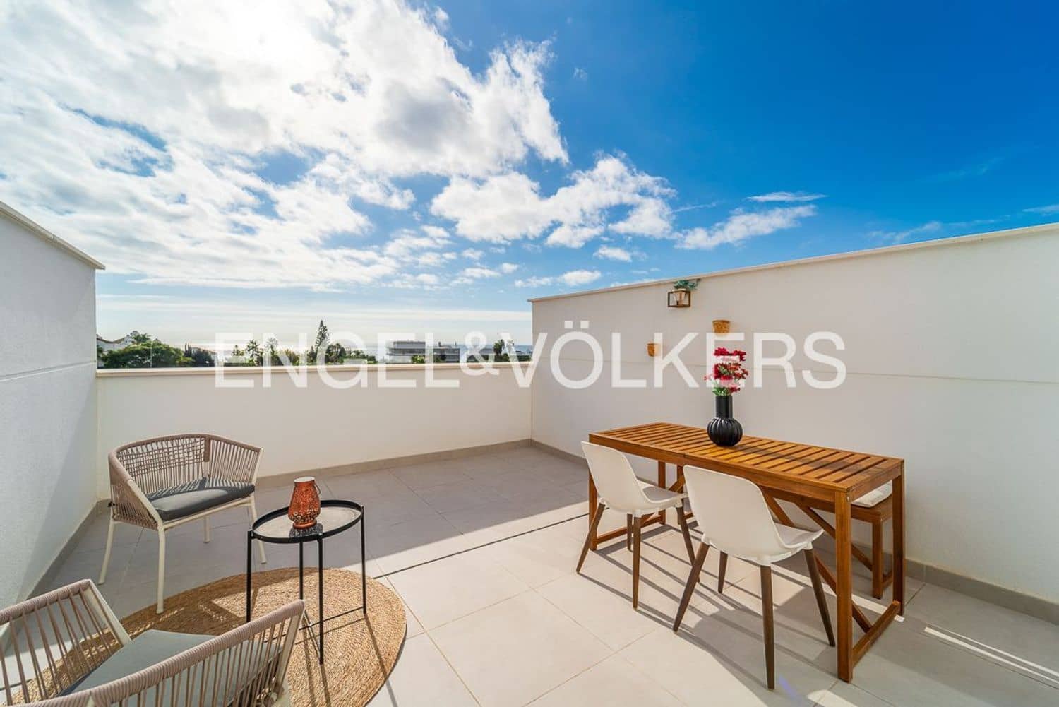 3 bedroom Apartment for sale in Estepona with pool garage - € 479,000 (Ref: 9733508)