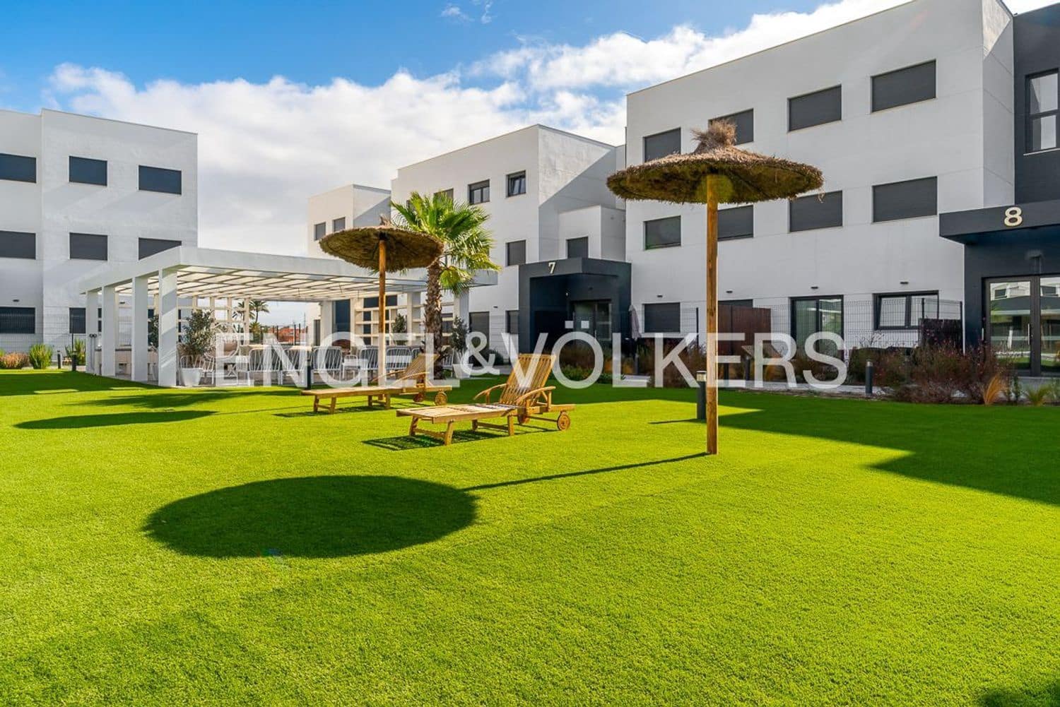 3 bedroom Apartment for sale in Estepona with pool garage - € 479,000 (Ref: 9733508)