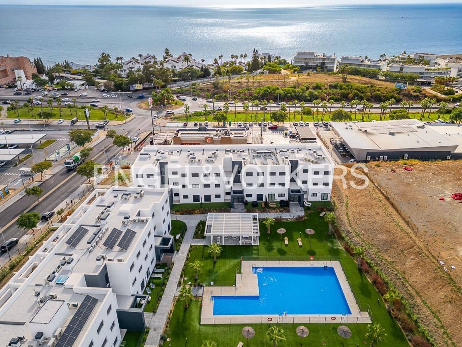 3 bedroom Apartment for sale in Estepona with pool garage - € 479,000 (Ref: 9733508)