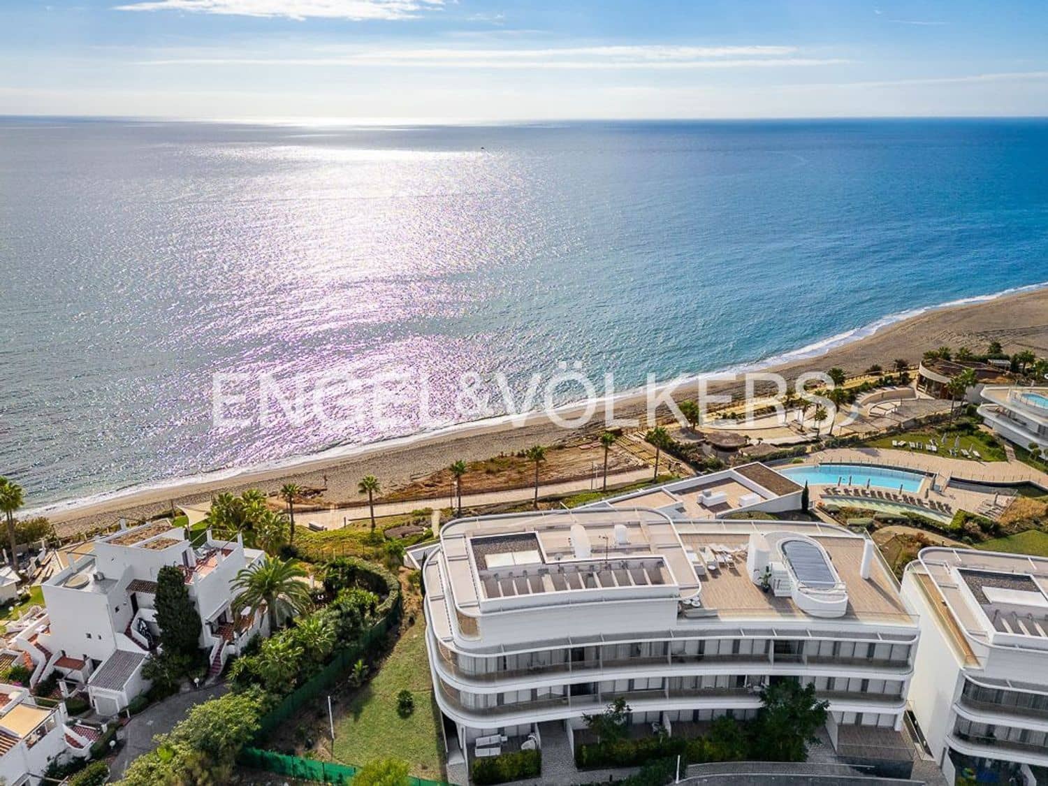 3 bedroom Apartment for sale in Estepona with pool garage - € 479,000 (Ref: 9733508)