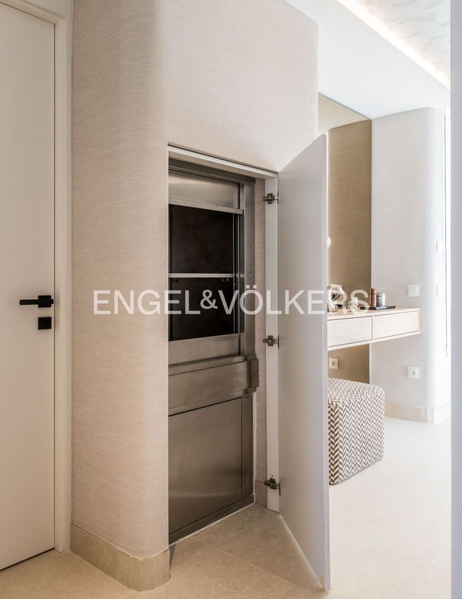 3 slaapkamer Appartement te koop in Estepona met zwembad garage - € 2.995.000 (Ref: 9733509)