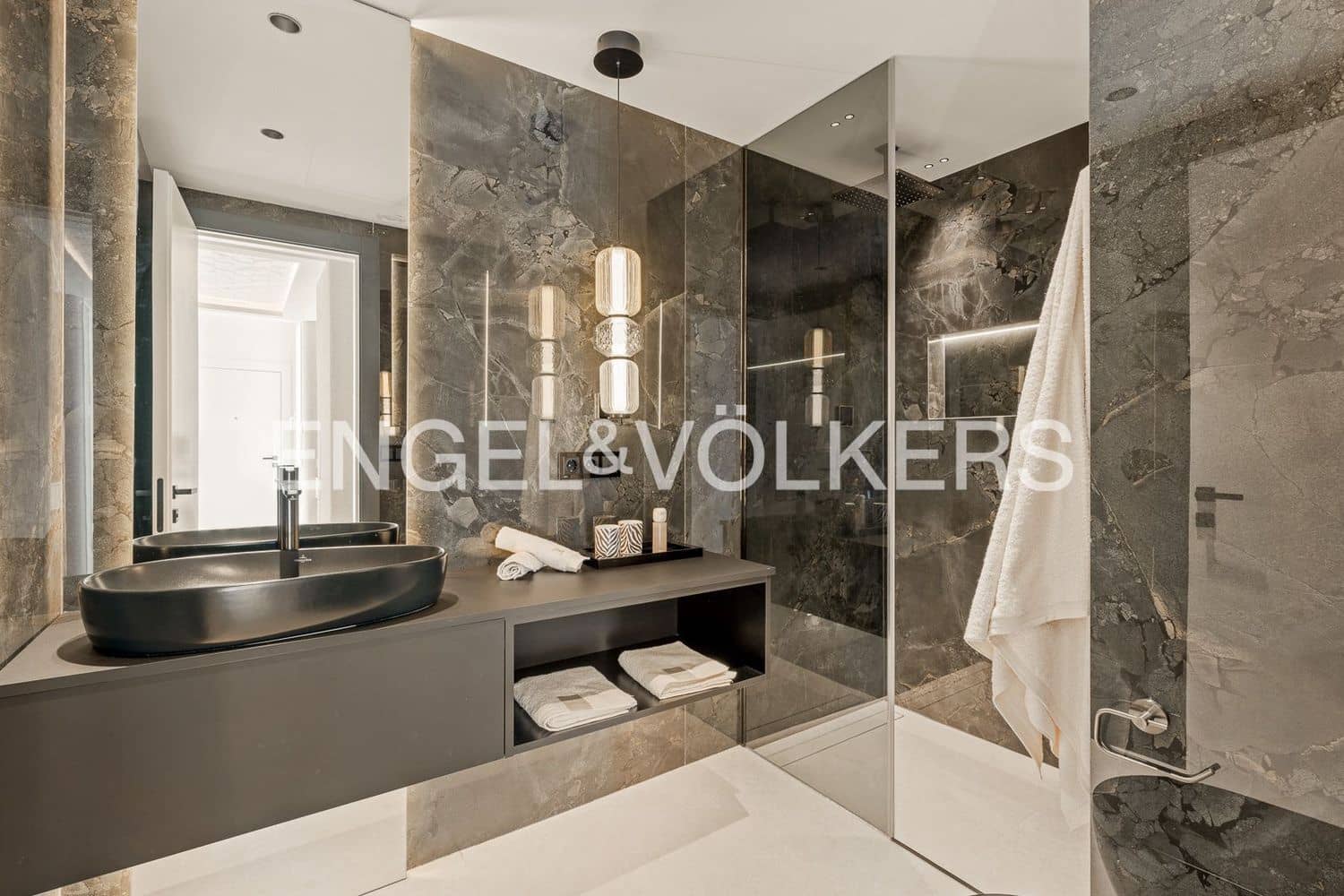 3 slaapkamer Appartement te koop in Estepona met zwembad garage - € 2.995.000 (Ref: 9733509)