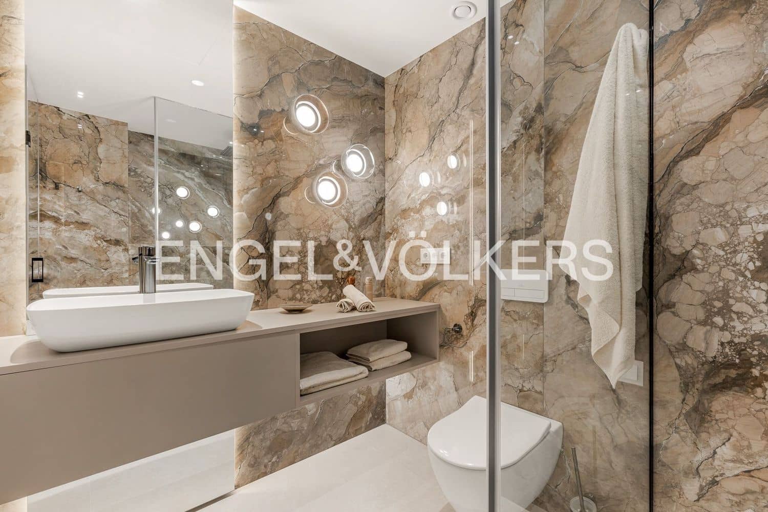 3 slaapkamer Appartement te koop in Estepona met zwembad garage - € 2.995.000 (Ref: 9733509)