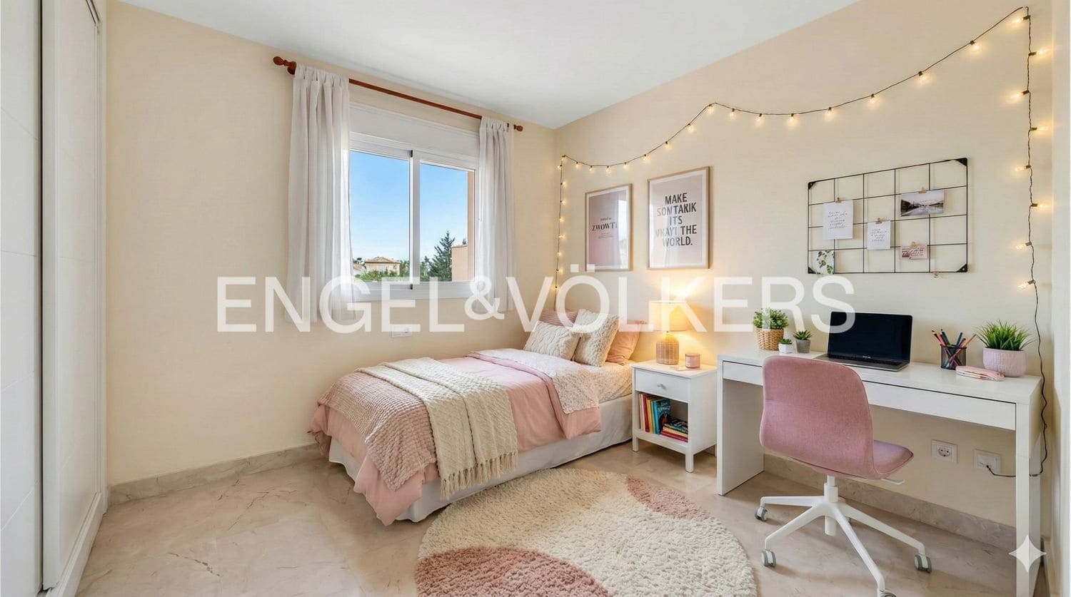 4 bedroom Apartment for sale in New Golden Mile with pool garage - € 690,000 (Ref: 9733510)