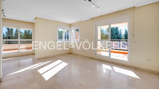 4 sovrum Lägenhet till salu i Sotoserena, Estepona med pool garage - 690 000 € (Ref: 9733510)