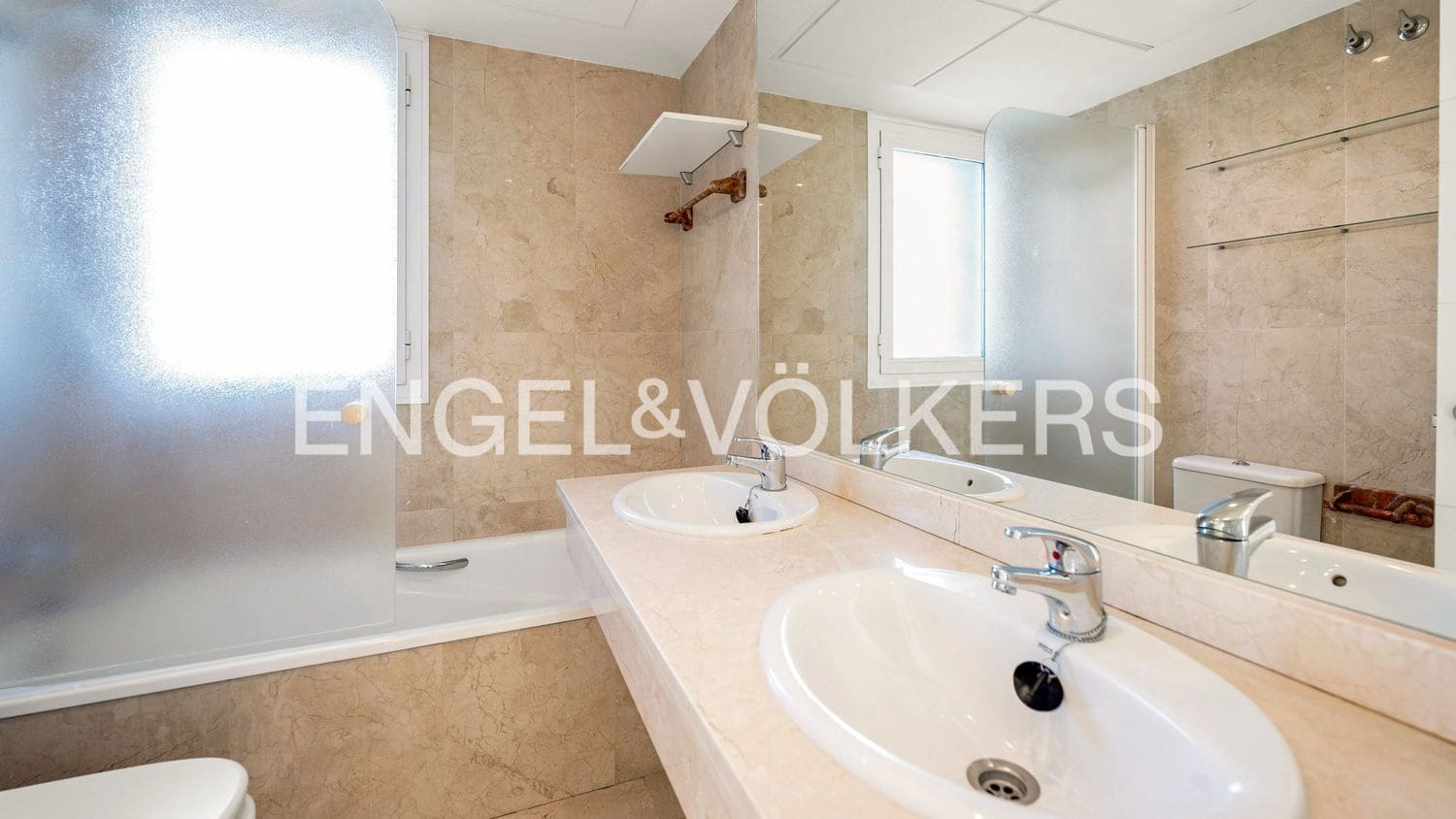 4 bedroom Apartment for sale in New Golden Mile with pool garage - € 690,000 (Ref: 9733510)