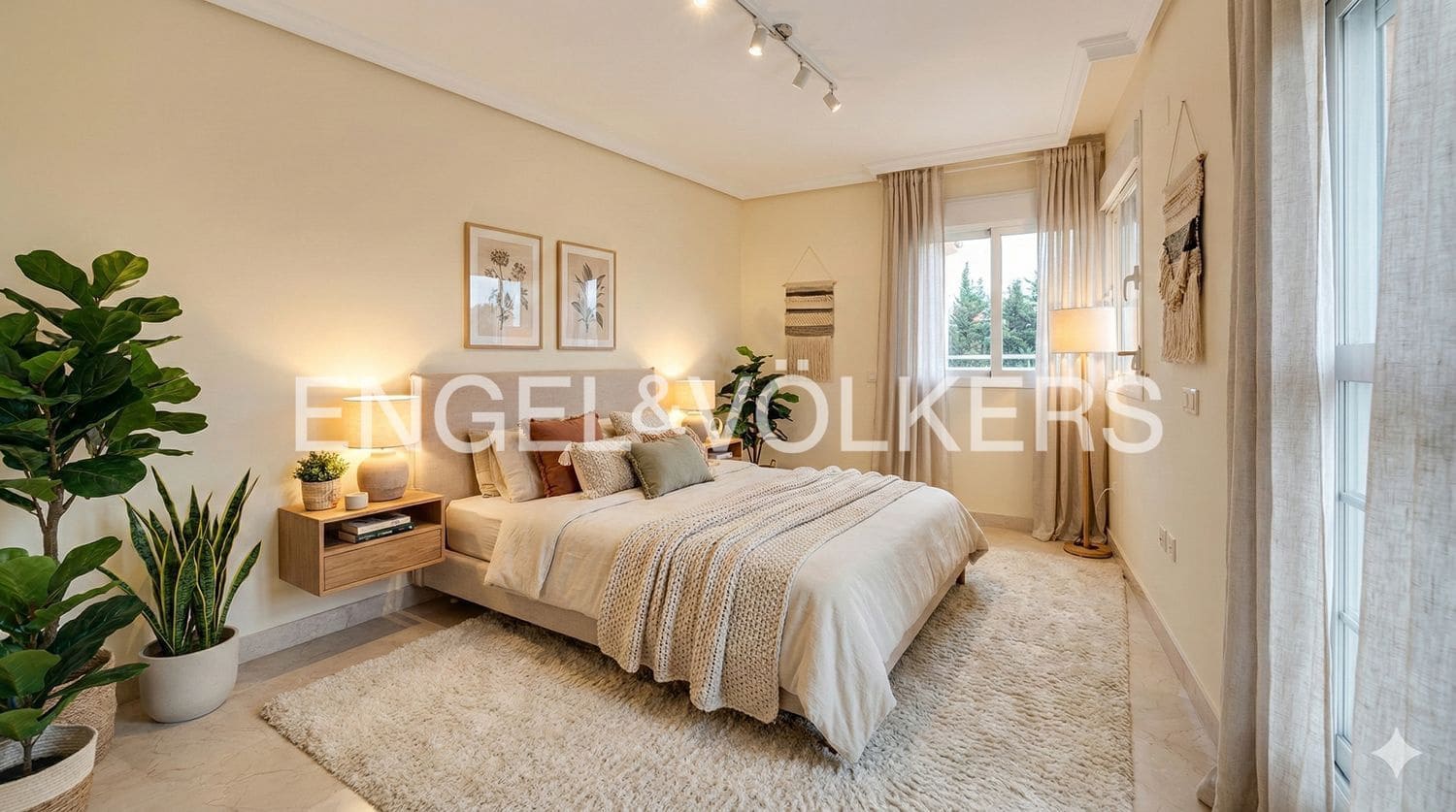 4 bedroom Apartment for sale in New Golden Mile with pool garage - € 690,000 (Ref: 9733510)