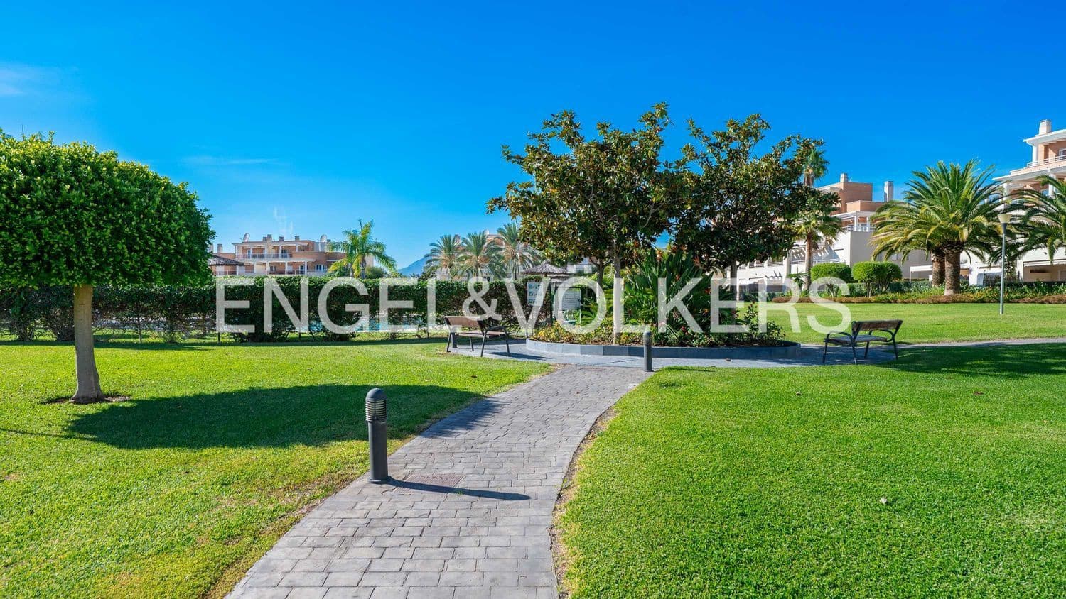 4 bedroom Apartment for sale in New Golden Mile with pool garage - € 690,000 (Ref: 9733510)