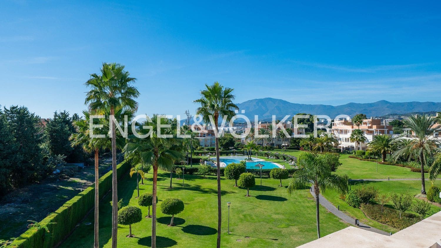 4 bedroom Apartment for sale in New Golden Mile with pool garage - € 690,000 (Ref: 9733510)