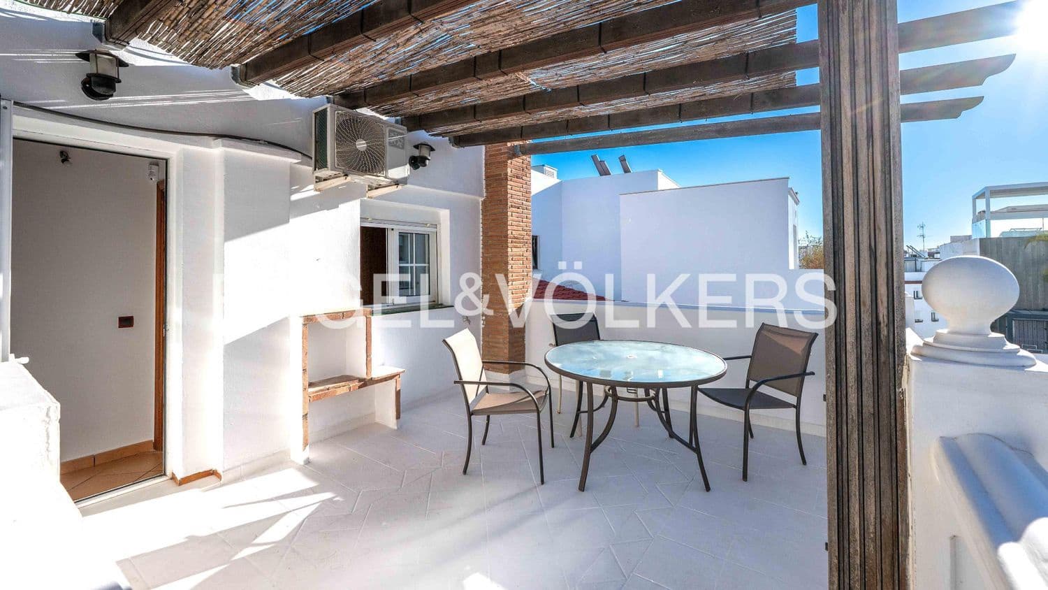 3 bedroom Townhouse for sale in Estepona with garage - € 480,000 (Ref: 9733512)