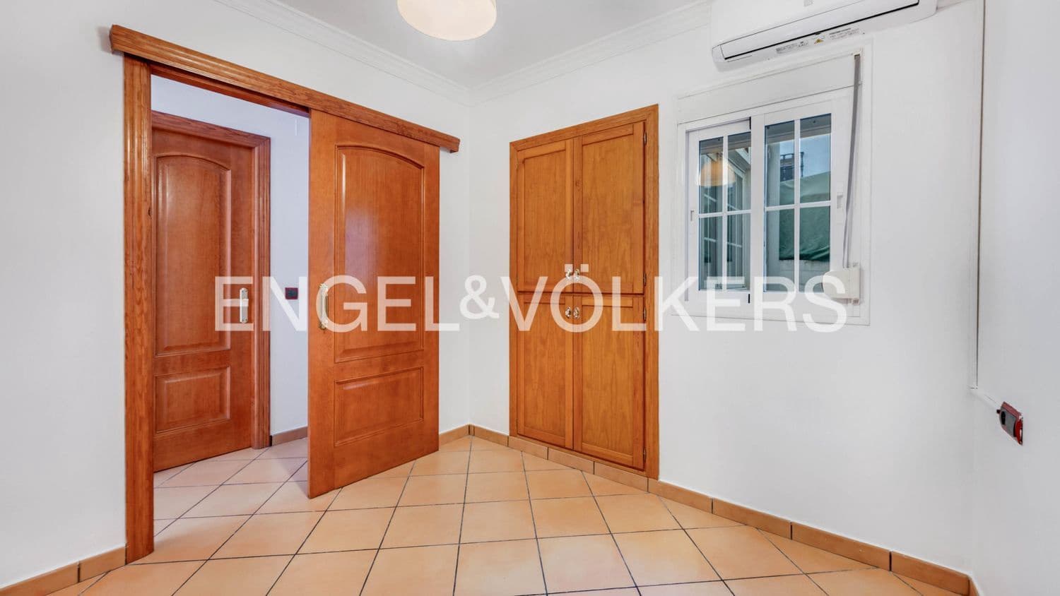 3 bedroom Townhouse for sale in Estepona with garage - € 480,000 (Ref: 9733512)