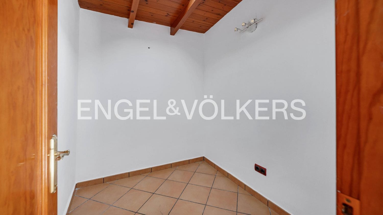3 bedroom Townhouse for sale in Estepona with garage - € 480,000 (Ref: 9733512)