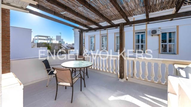 3 bedroom Townhouse for sale in Centro, Estepona with garage - € 480,000 (Ref: 9733512)