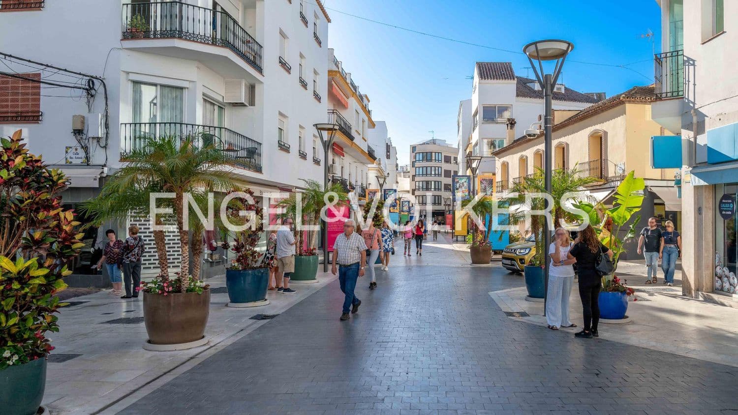 3 bedroom Townhouse for sale in Estepona with garage - € 480,000 (Ref: 9733512)