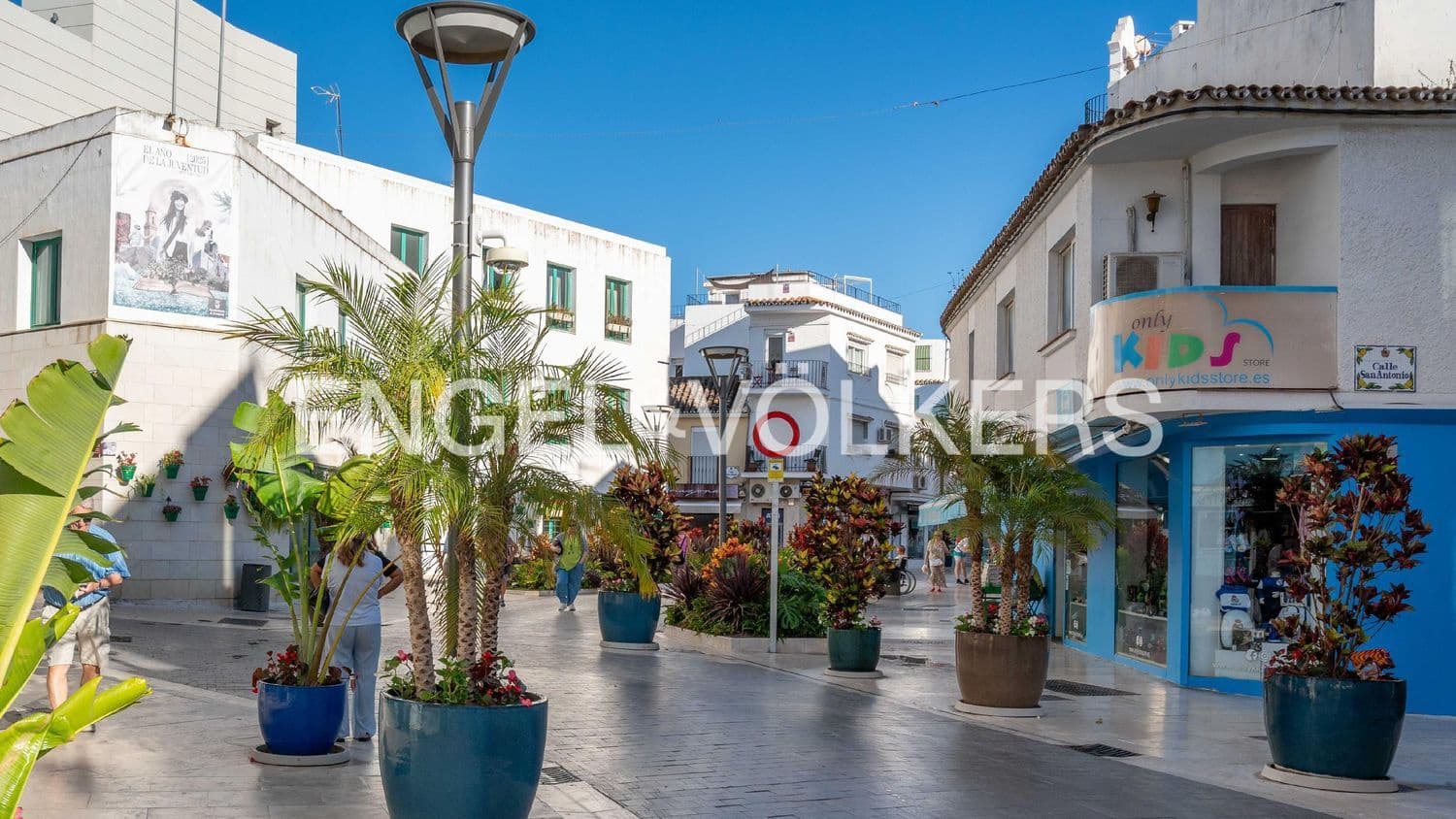 3 bedroom Townhouse for sale in Estepona with garage - € 480,000 (Ref: 9733512)