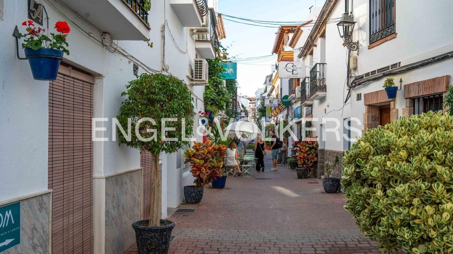 3 bedroom Townhouse for sale in Estepona with garage - € 480,000 (Ref: 9733512)