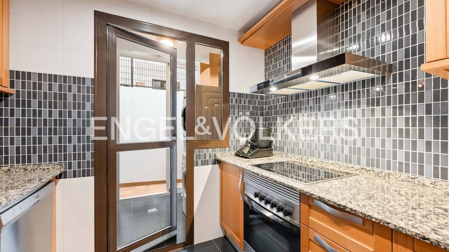 2 bedroom Apartment for sale in New Golden Mile with pool garage - € 380,000 (Ref: 9733514)