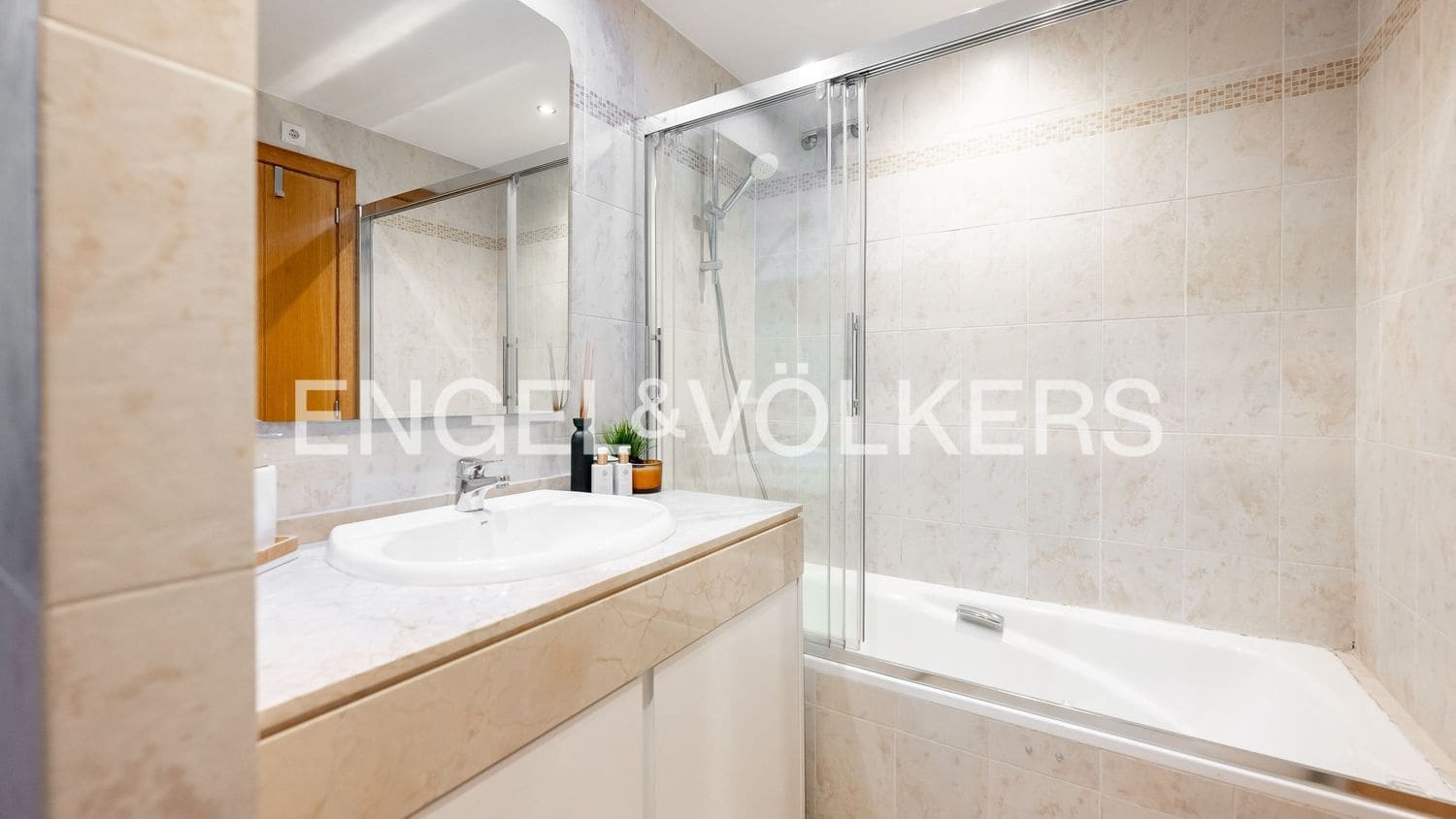 2 bedroom Apartment for sale in New Golden Mile with pool garage - € 380,000 (Ref: 9733514)