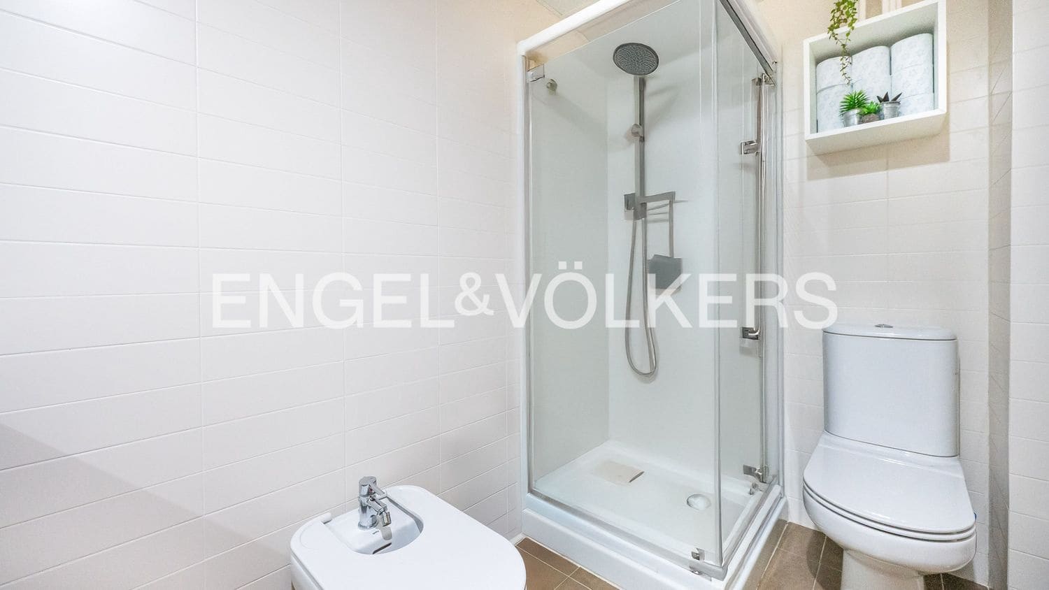 2 bedroom Apartment for sale in New Golden Mile with pool garage - € 380,000 (Ref: 9733514)