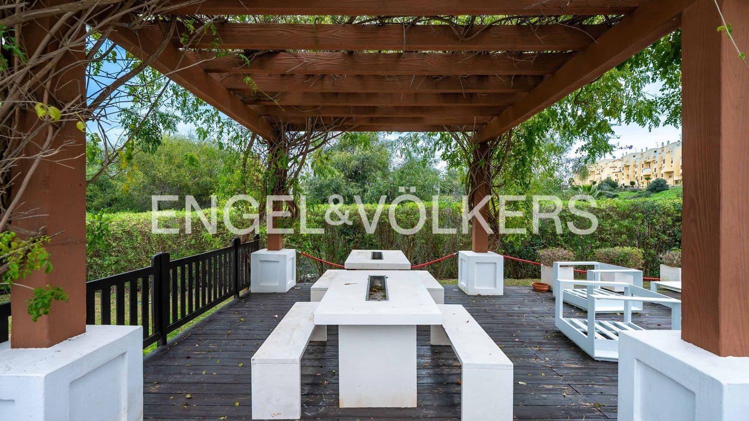 2 bedroom Apartment for sale in New Golden Mile with pool garage - € 380,000 (Ref: 9733514)