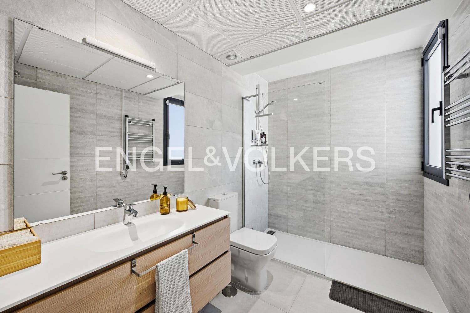 3 bedroom Apartment for sale in El Paraiso with pool garage - € 1,095,000 (Ref: 9733516)