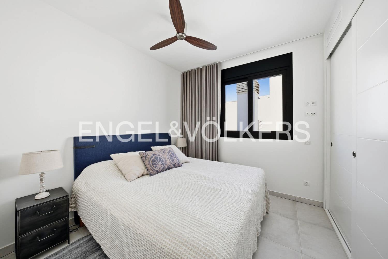 3 bedroom Apartment for sale in El Paraiso with pool garage - € 1,095,000 (Ref: 9733516)