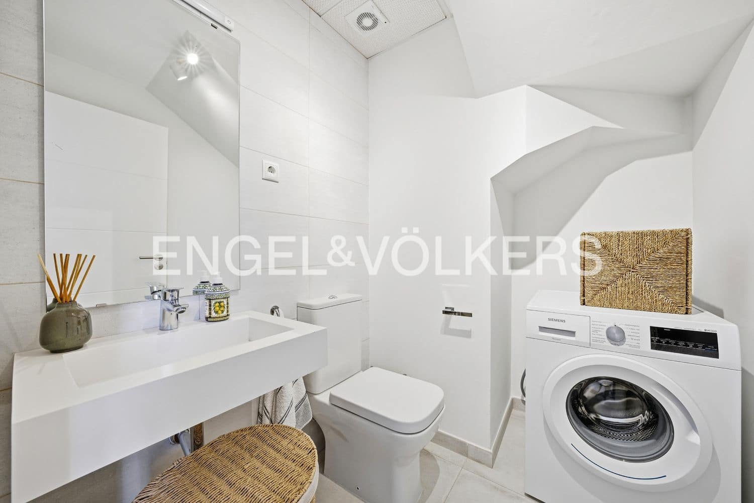 3 bedroom Apartment for sale in El Paraiso with pool garage - € 1,095,000 (Ref: 9733516)