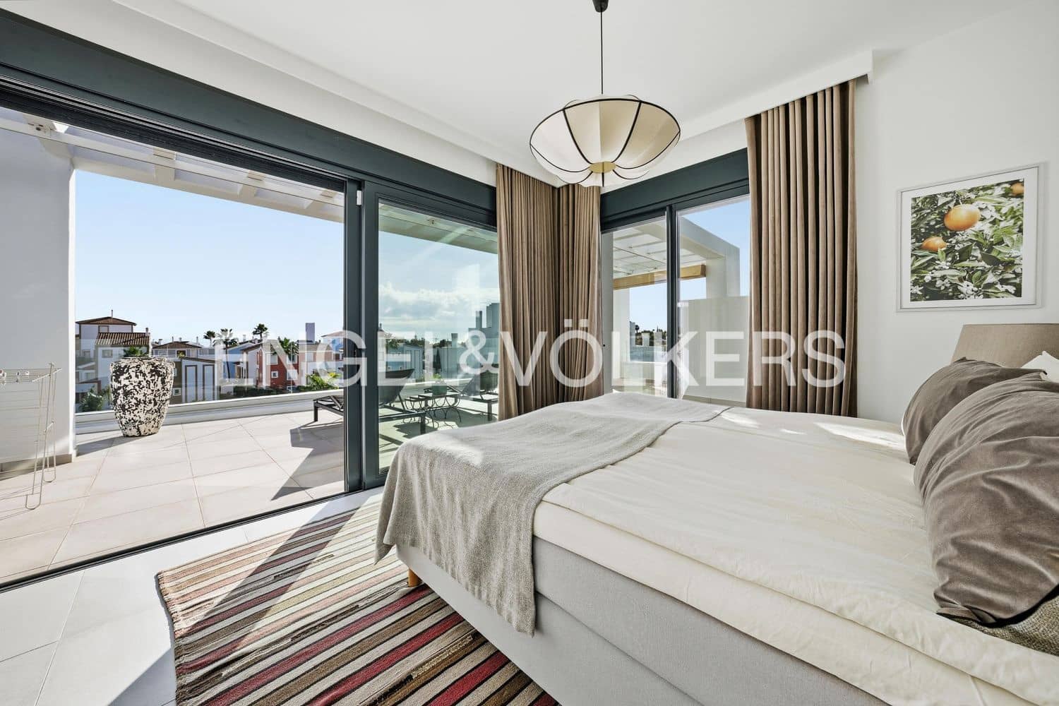 3 bedroom Apartment for sale in El Paraiso with pool garage - € 1,095,000 (Ref: 9733516)