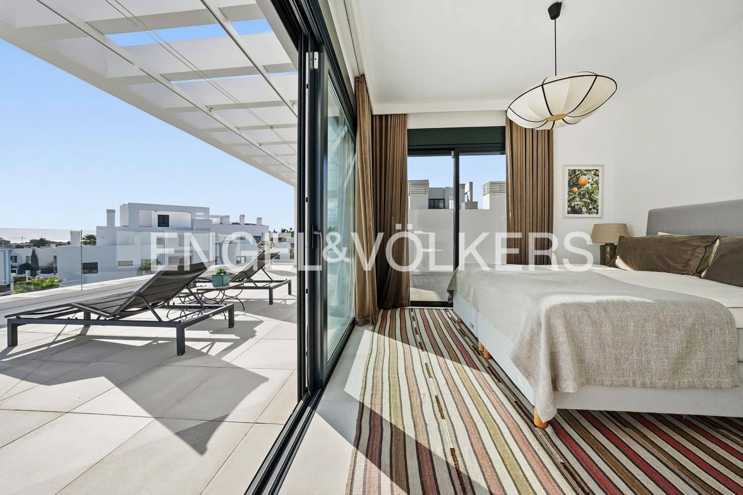 3 bedroom Apartment for sale in El Paraiso with pool garage - € 1,095,000 (Ref: 9733516)