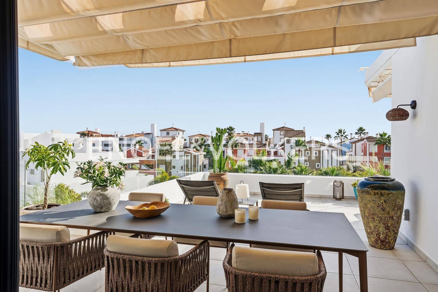 3 bedroom Apartment for sale in El Paraiso with pool garage - € 1,095,000 (Ref: 9733516)