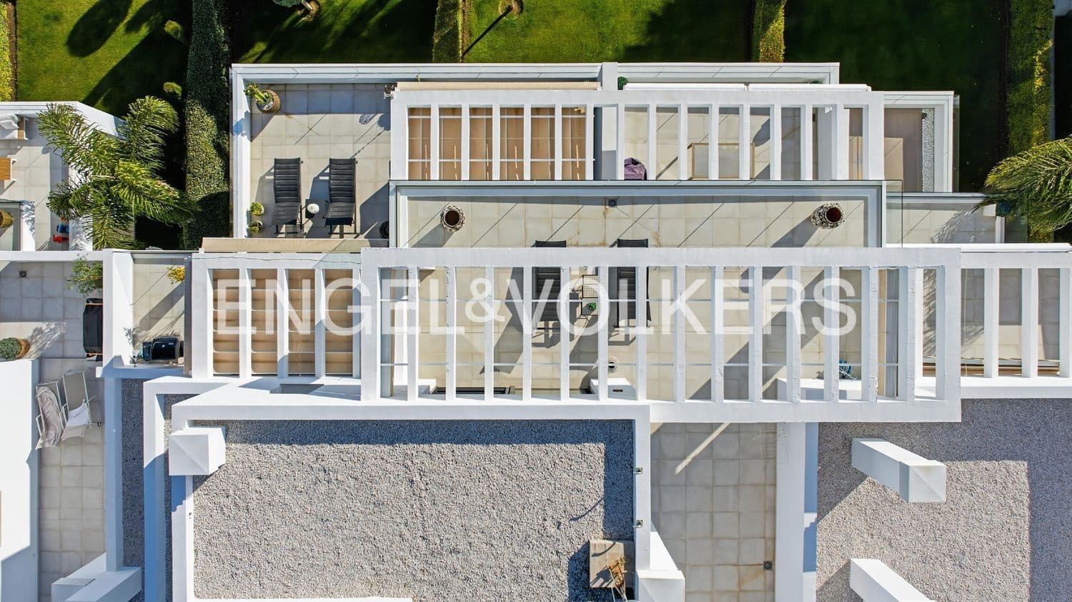 3 bedroom Apartment for sale in El Paraiso with pool garage - € 1,095,000 (Ref: 9733516)