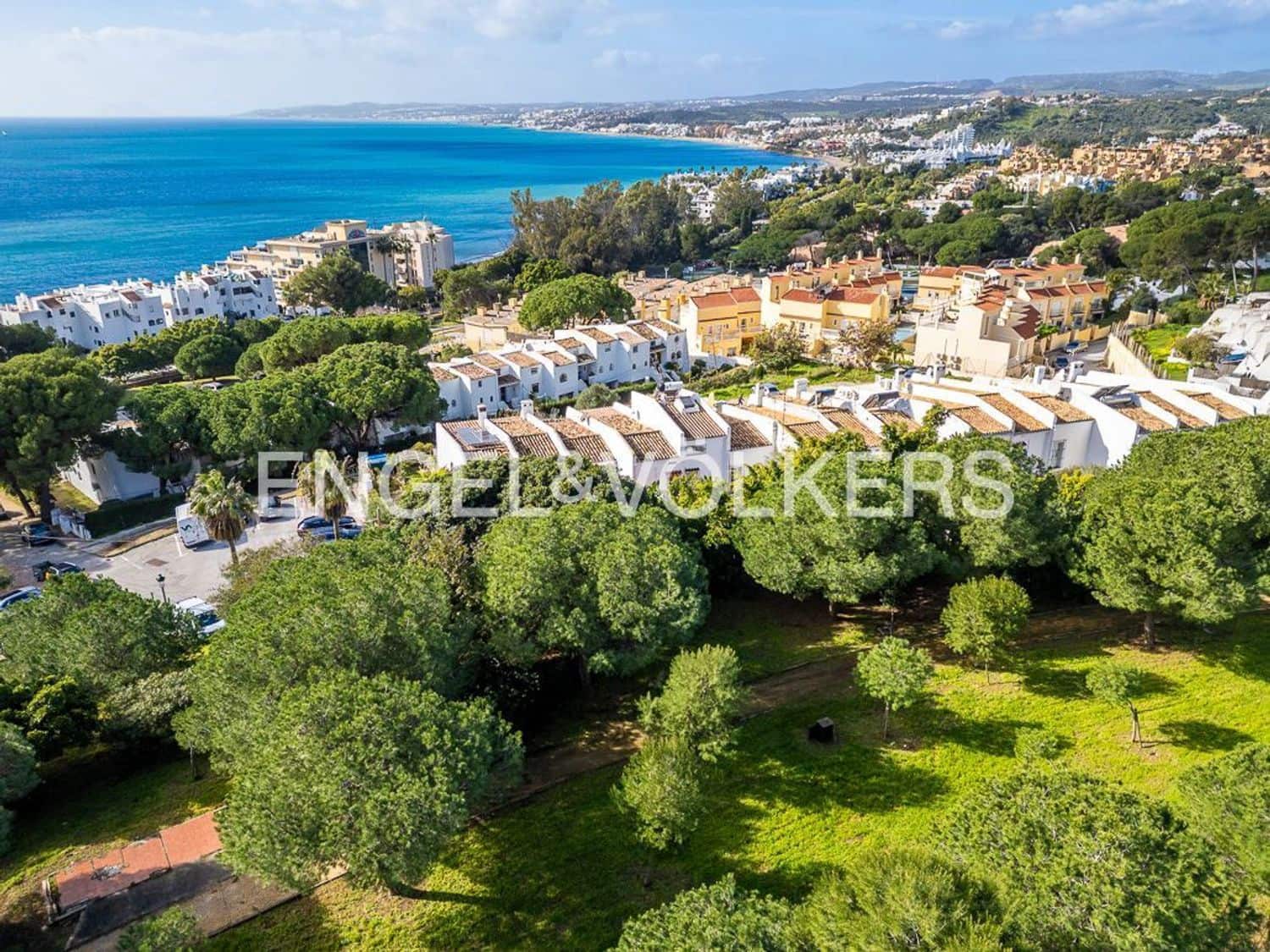 3 chambre Maison de Ville à vendre à Estepona avec garage - 469 000 € (Ref: 9733517)