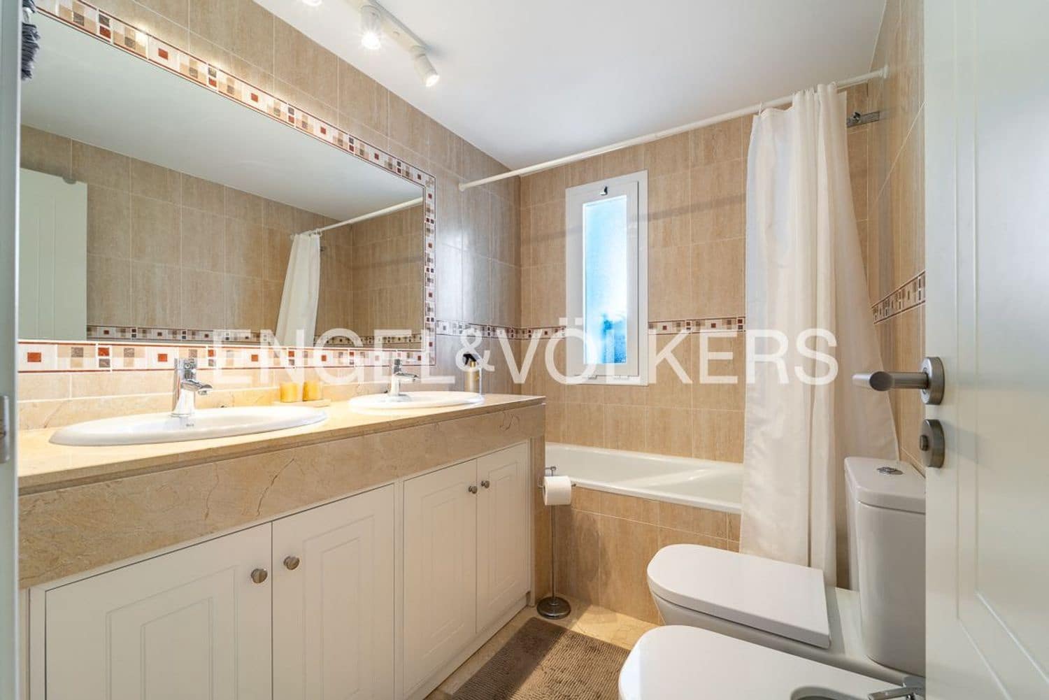 3 slaapkamer Appartement te koop in Bahia Dorada met zwembad garage - € 700.000 (Ref: 9733518)