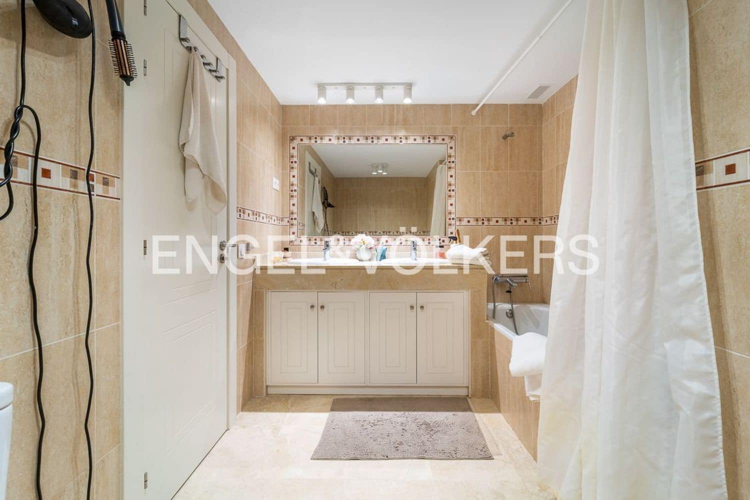 3 slaapkamer Appartement te koop in Bahia Dorada met zwembad garage - € 700.000 (Ref: 9733518)