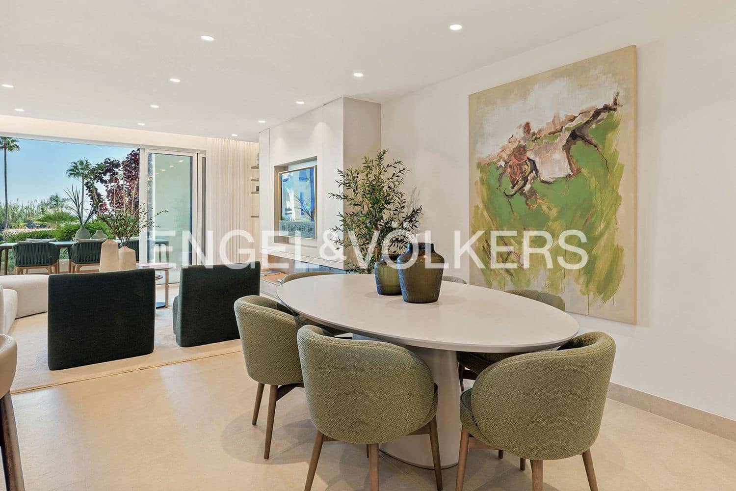 Apartamento de 3 habitaciones en Estepona en venta con piscina garaje - 1.995.000 € (Ref: 9733519)