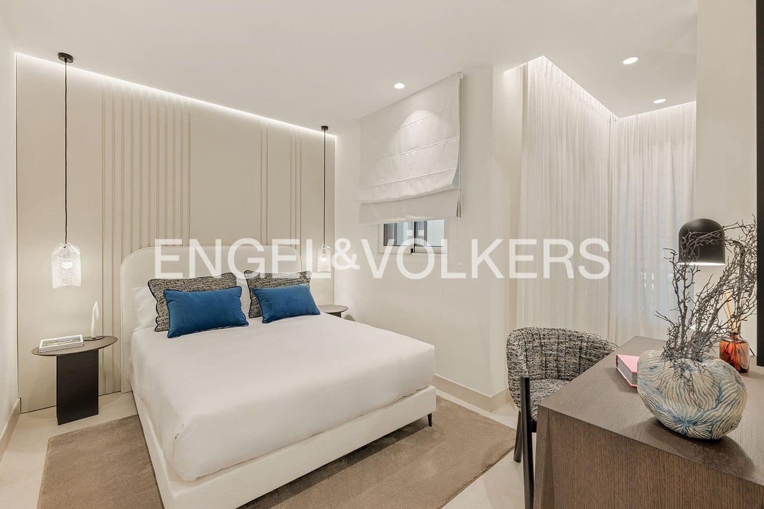 Apartamento de 3 habitaciones en Estepona en venta con piscina garaje - 1.995.000 € (Ref: 9733519)