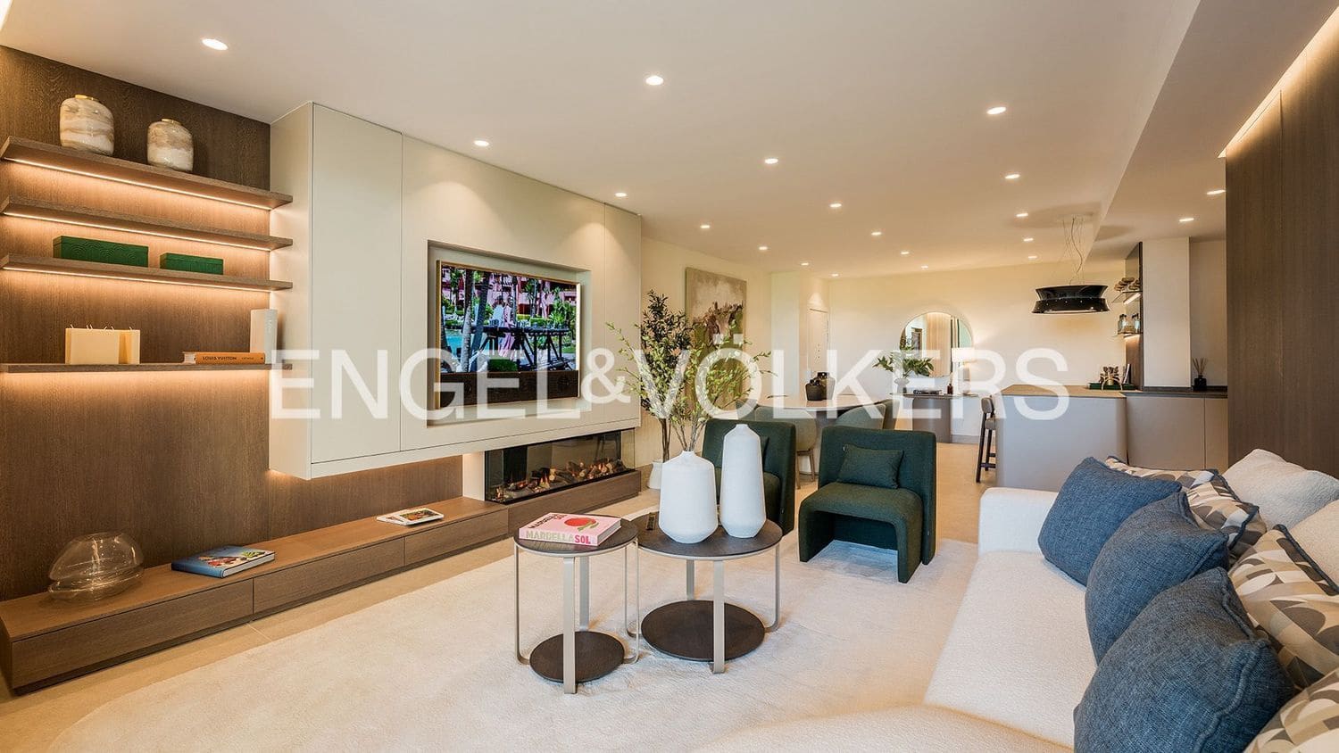 Apartamento de 3 habitaciones en Estepona en venta con piscina garaje - 1.995.000 € (Ref: 9733519)