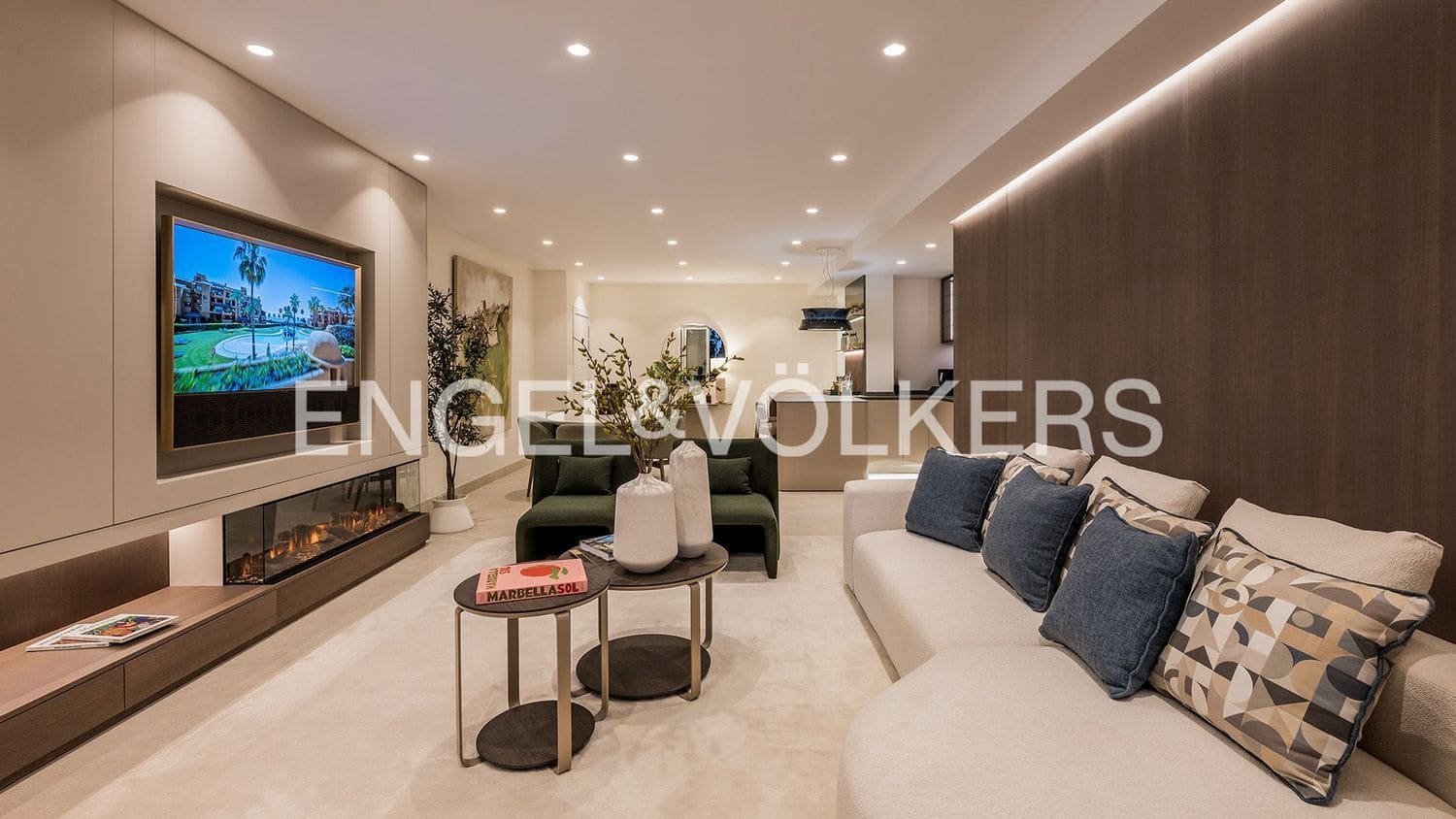 Apartamento de 3 habitaciones en Estepona en venta con piscina garaje - 1.995.000 € (Ref: 9733519)