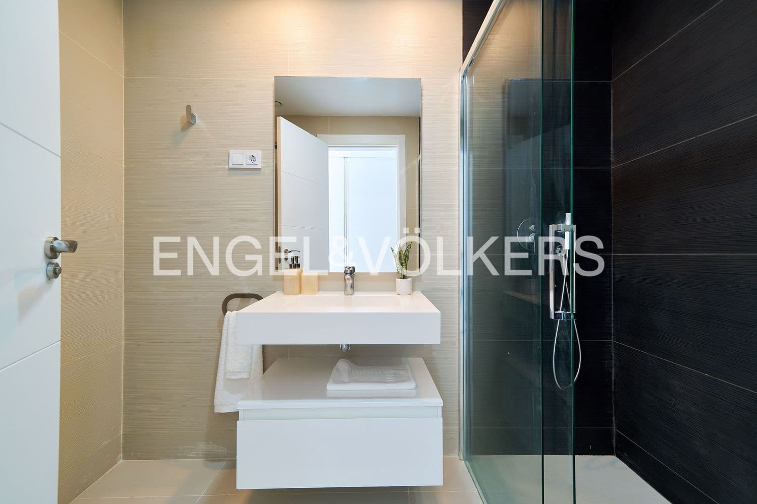 2 bedroom Apartment for sale in New Golden Mile with pool garage - € 540,000 (Ref: 9733520)