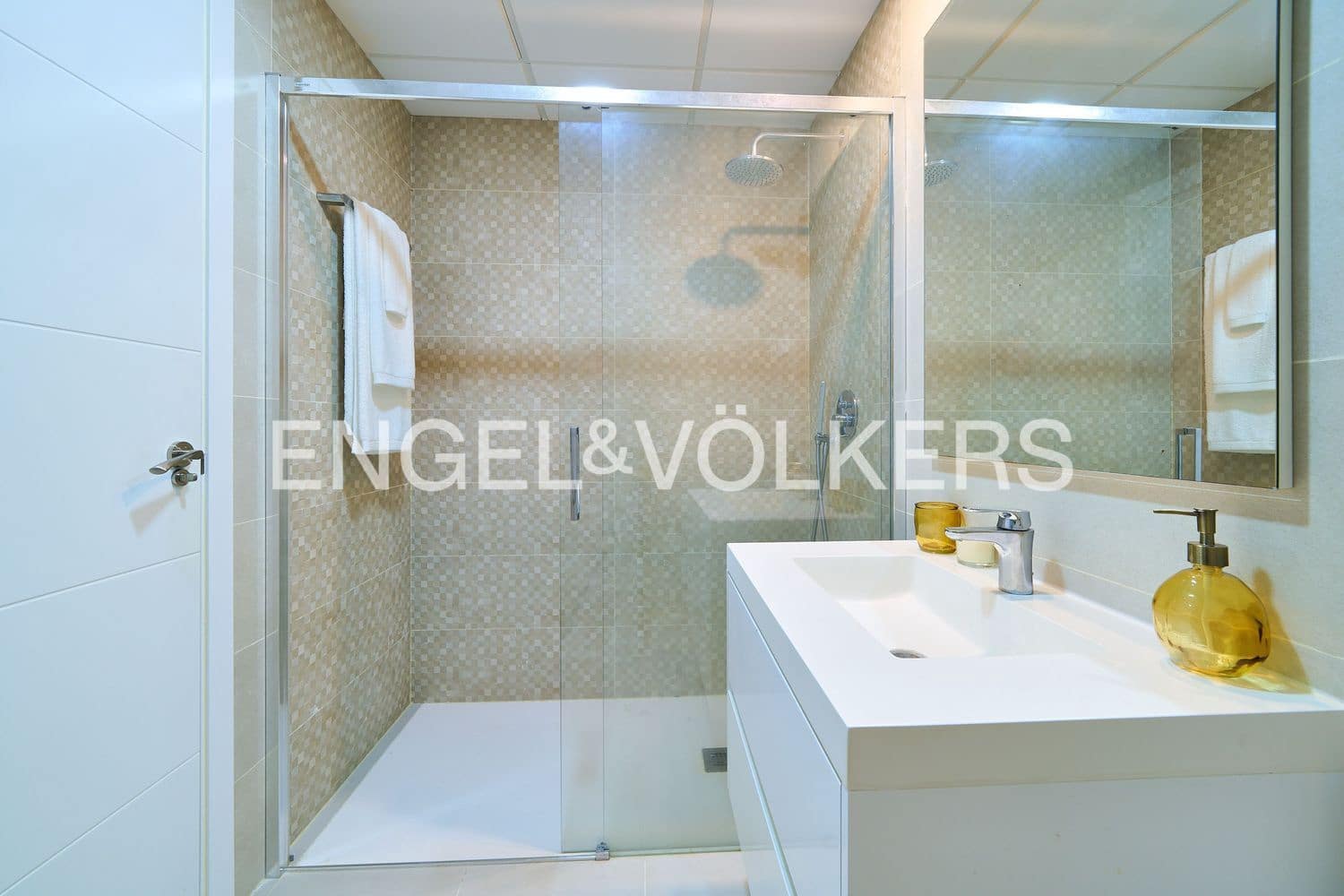 2 bedroom Apartment for sale in New Golden Mile with pool garage - € 540,000 (Ref: 9733520)