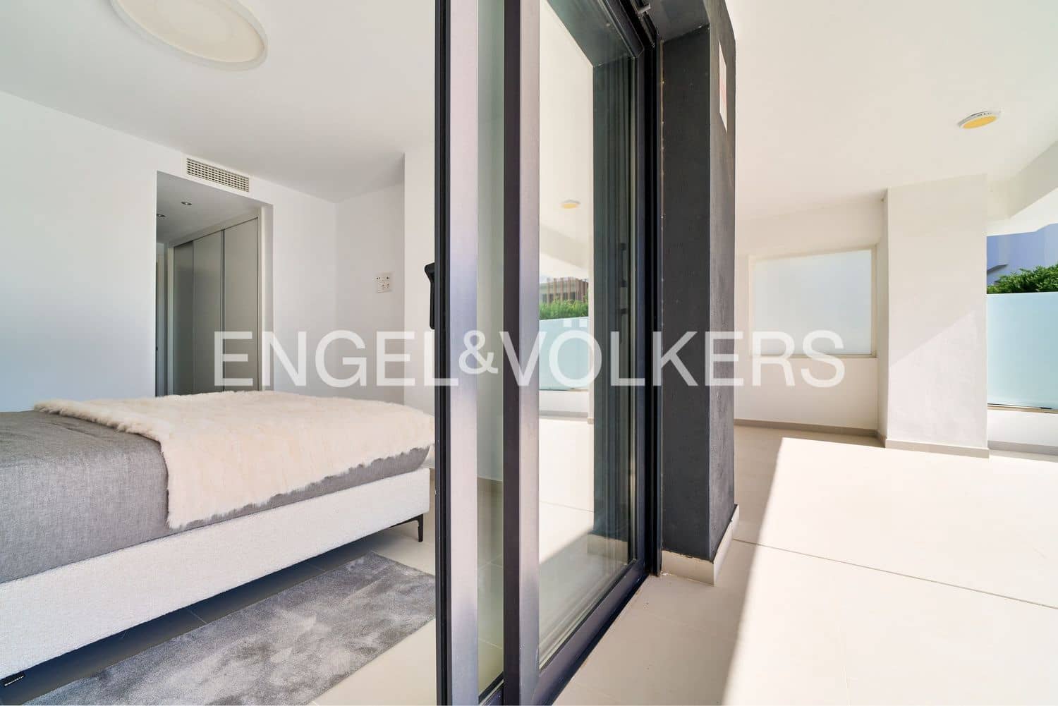 2 bedroom Apartment for sale in New Golden Mile with pool garage - € 540,000 (Ref: 9733520)