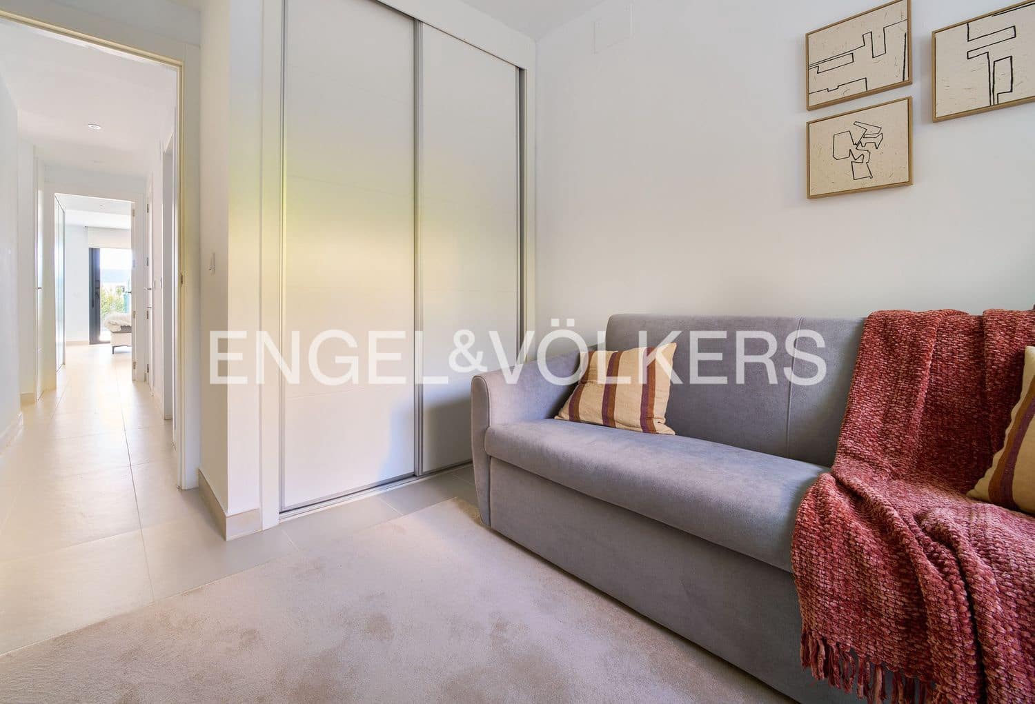 2 bedroom Apartment for sale in New Golden Mile with pool garage - € 540,000 (Ref: 9733520)