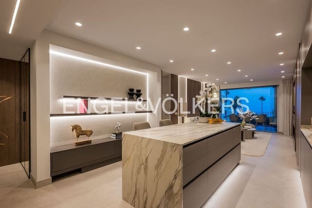 3 quarto Apartamento para venda em El Velerín, Estepona com piscina garagem - 1 995 000 € (Ref: 9733521)