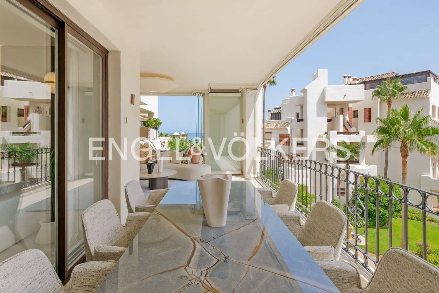 3 quarto Apartamento para venda em Estepona com piscina garagem - 1 995 000 € (Ref: 9733521)