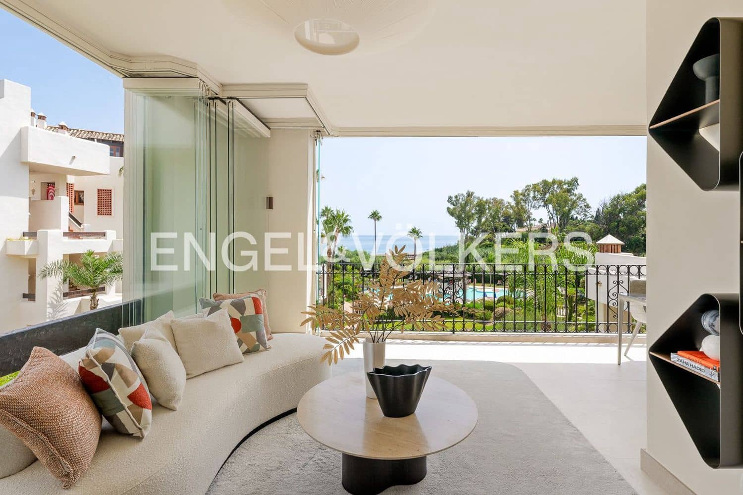 3 quarto Apartamento para venda em Estepona com piscina garagem - 1 995 000 € (Ref: 9733521)