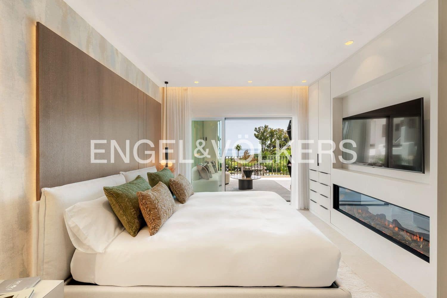 3 quarto Apartamento para venda em Estepona com piscina garagem - 1 995 000 € (Ref: 9733521)