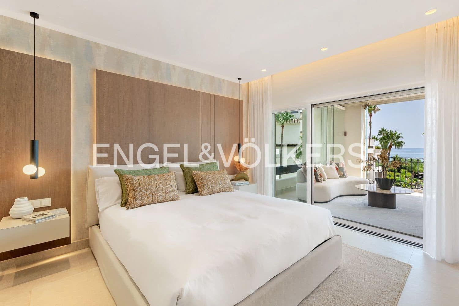 3 quarto Apartamento para venda em Estepona com piscina garagem - 1 995 000 € (Ref: 9733521)