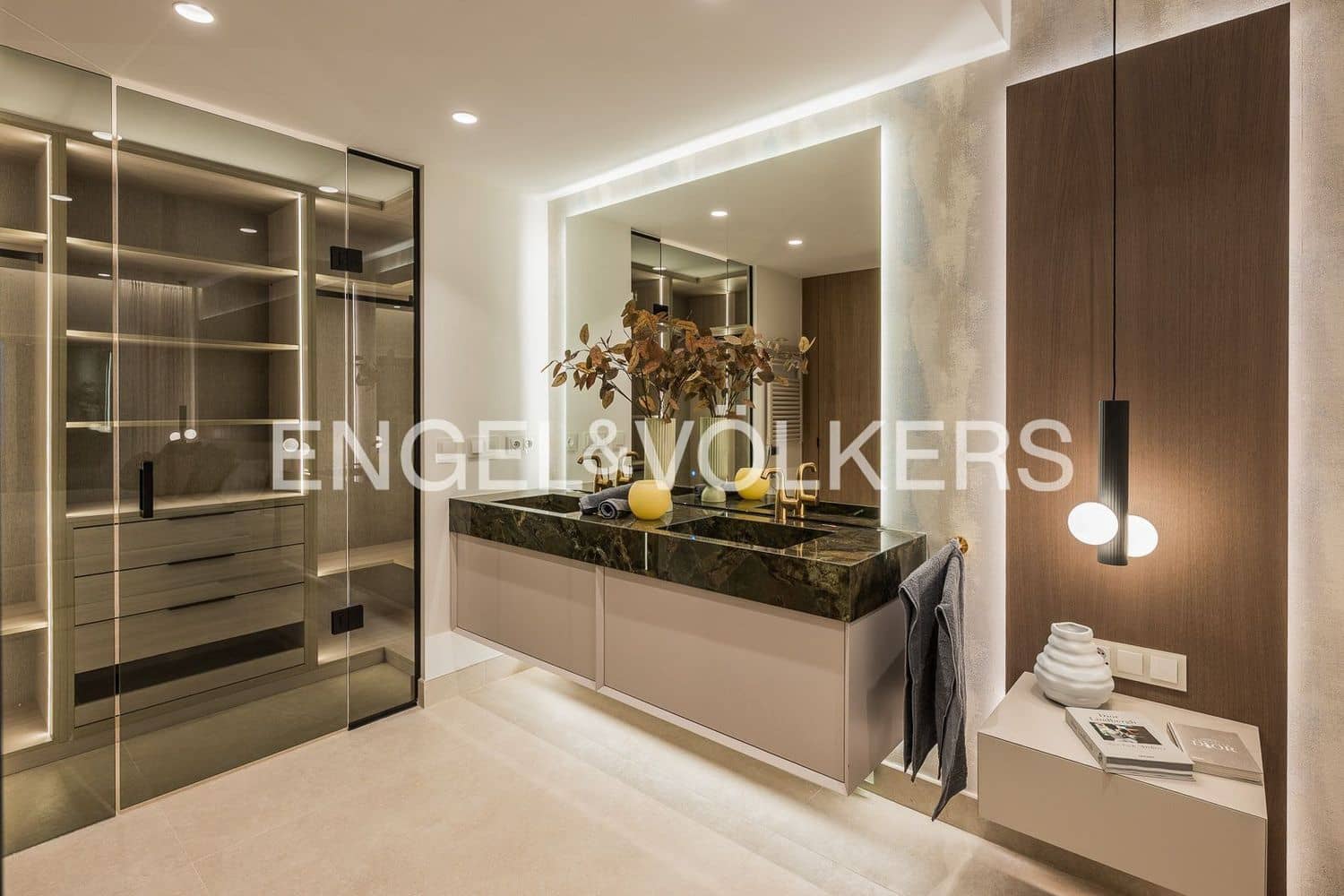 3 quarto Apartamento para venda em Estepona com piscina garagem - 1 995 000 € (Ref: 9733521)