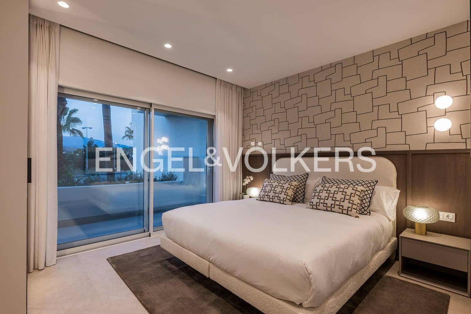 3 quarto Apartamento para venda em Estepona com piscina garagem - 1 995 000 € (Ref: 9733521)